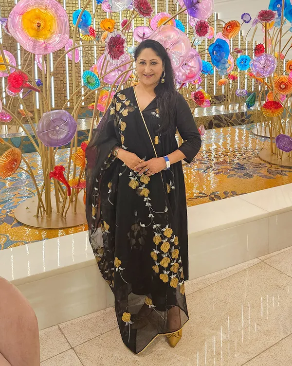 Black_Rangreza_Handpainted_Gathesuit_Set