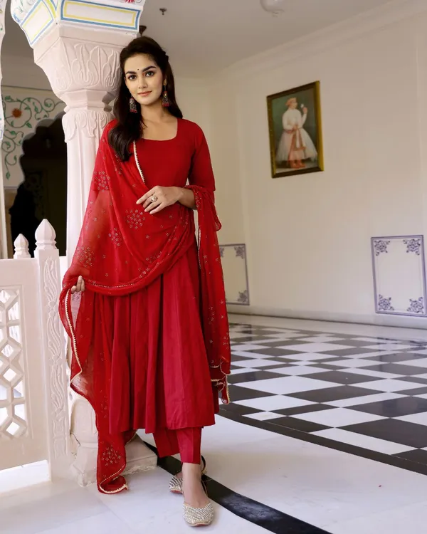 Red_Solid_Anarkali_Suit_With_Dupatta