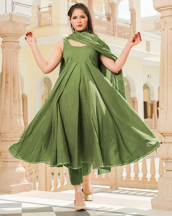 Green_Solid_Mulmul_Anarkali_Suit