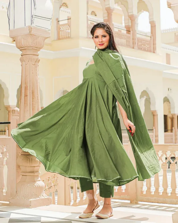Green_Solid_Mulmul_Anarkali_Suit