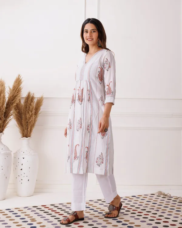 White_Gathe_Paisley_Handblcok_Printed_Cotton_Kurti