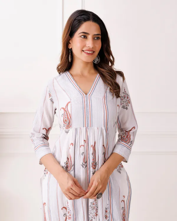 White_Gathe_Paisley_Handblcok_Printed_Cotton_Kurti