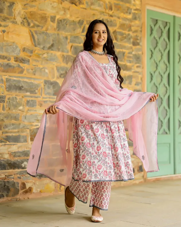 Pink_Block_Printed_Cotton_Suit_Set