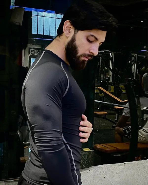 Plain_Black_Full_Sleeves_Compression_T_Shirt