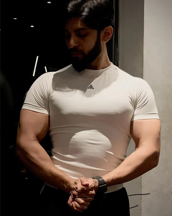Mens_White_Compression_Fit_Gym_T-Shirt_-_Nylon_Spandex_Blend