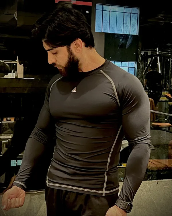 Plain_Black_Full_Sleeves_Compression_T_Shirt