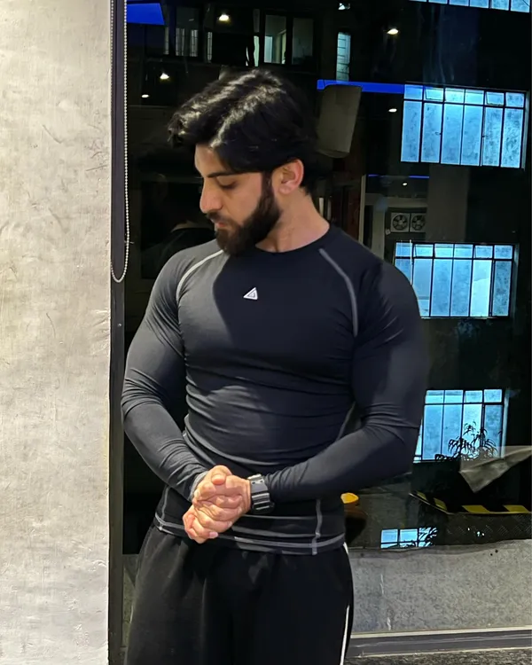 Plain_Black_Full_Sleeves_Compression_T_Shirt