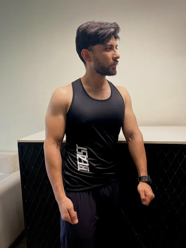 Mens_Black_Sports_Tank_Top_With_Logo_Print_-_Sleeveless_Gym_Vest
