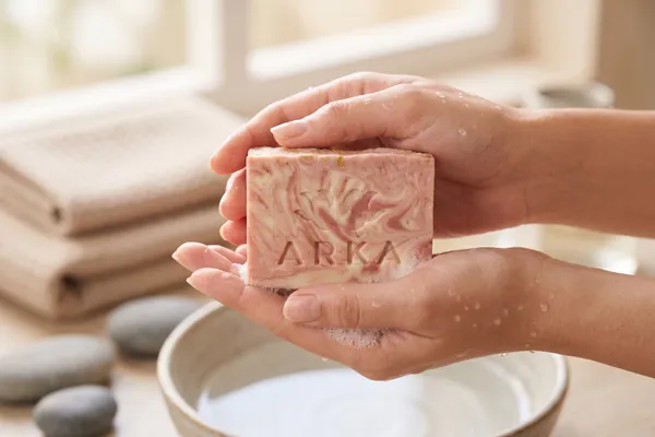 VUNAI_Kumkumadi_Handmade_Soap_for_Daily_Cleansing,_75_g_pack_of_2