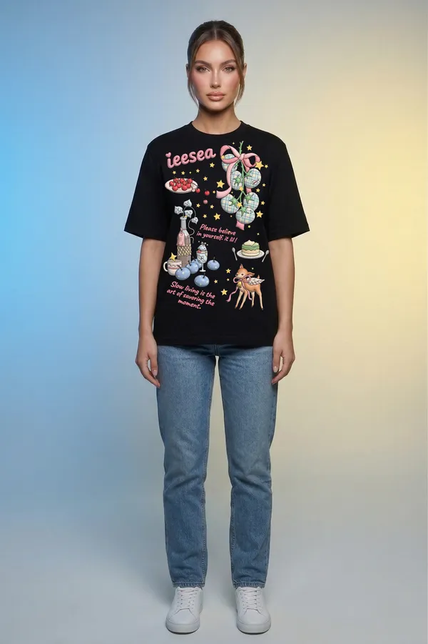 Black_Cotton_Graphic_Print_Oversized_T_Shirt_For_Women
