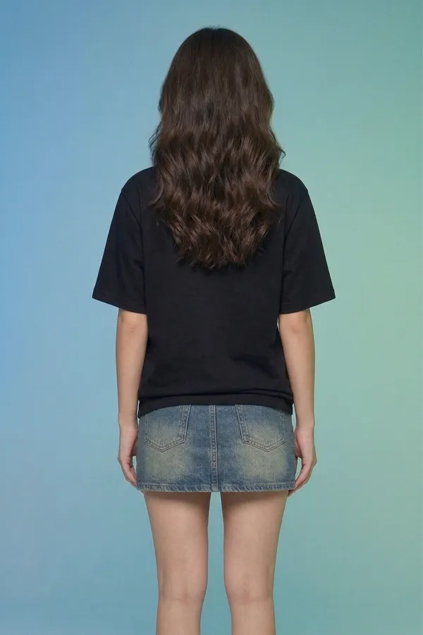 Black_Cotton_Graphic_Print_Oversized_T_Shirt_For_Women