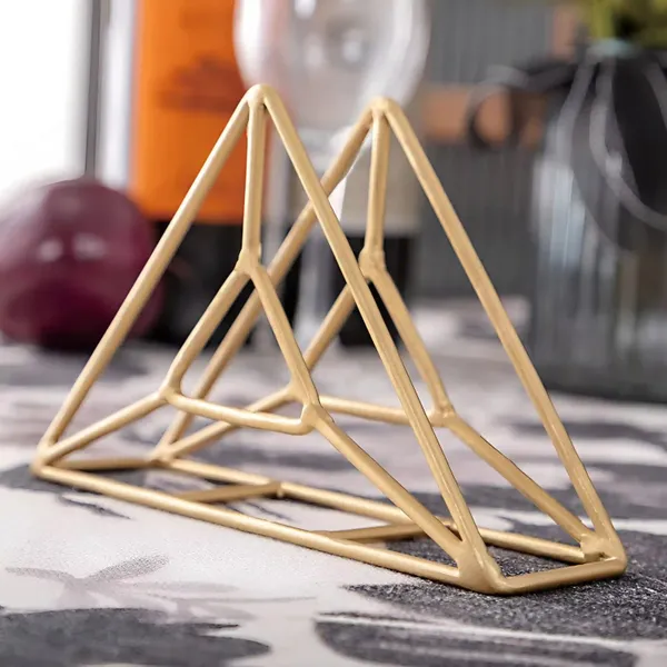 Pyramid_Style_Napkin_Organizer_Minimalist_Design