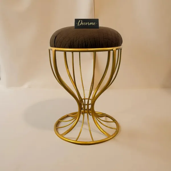 Elegant_Curved_Iron_Stool_Golden_Warm_Ivory