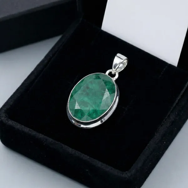 Green_Onyx_Pendant_for_Women_in_925_Sterling_Silver,_Oval_Faceted_Natural_Green_Onyx_Necklace_Pendant,_Handmade_Gemstone_Jewelry,_Minimalist_Statement_Pendant