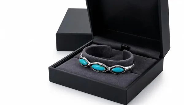 Natural_Blue_Turquoise_Handmade_Gemstone_Silver_Premium_Bracelet_For_Women