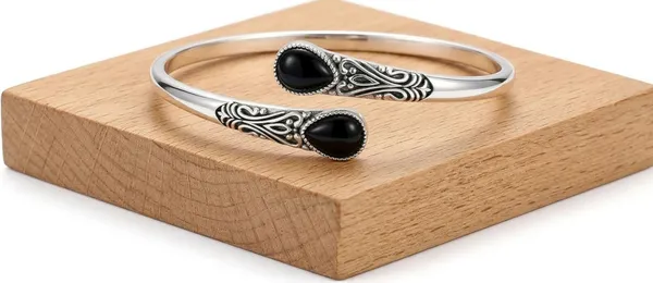 Black_And_Silver_Premium_Bracelet_For_Women