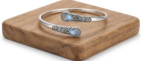 Grey_And_Silver_Premium_Bracelet_For_Women