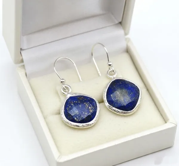 Natural_Lapis_Lazuli_Gemstone_Blue_And_Silver_Premium_Earring_For_Women