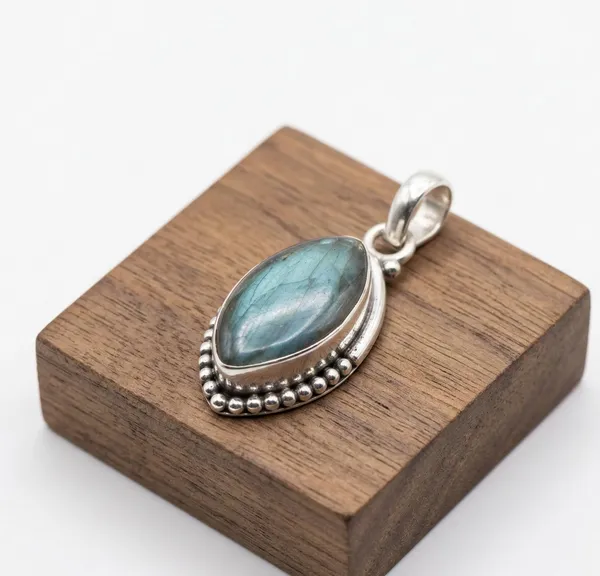 Labradorite_Silver_Premium_Charm_For_Women