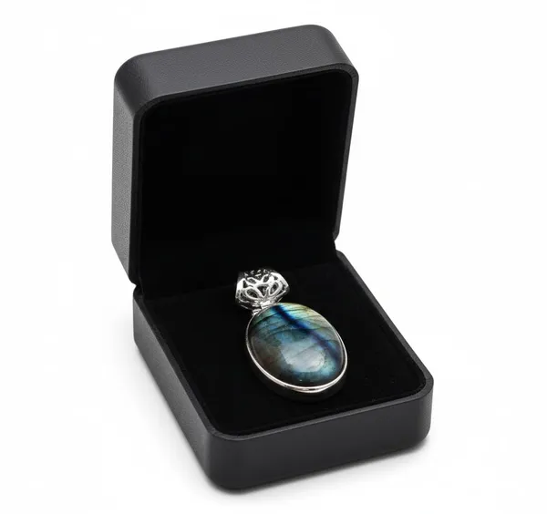 JEWEL_UP_BY_SARITA_925_Sterling_Silver_Natural_Labradorite_Pendant_Genuine_Oval_Labradorite_Gemstone_Jewelry_with_Blue_Fire_Flash,_Handcrafted_Fine_Silver_Pendant_for_Everyday_&_Wear