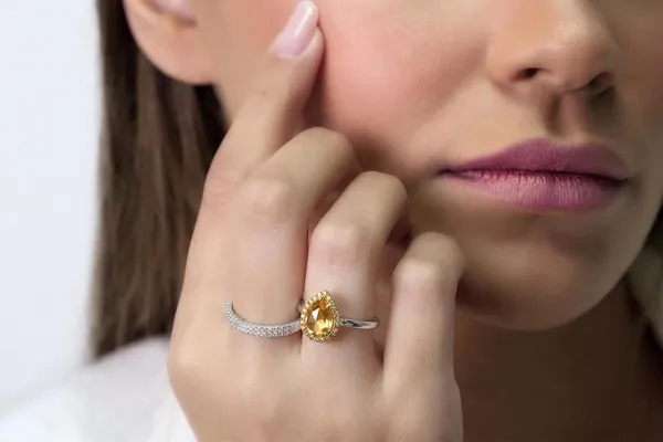 JEWEL_UP_BY_SARITA_JUS_Natural_Citrine_Pear_Shape_Solitaire_Ring_Yellow_Gemstone_Ring,_Minimalist_Prong_Set_Citrine_Jewelry_Handmade_Ring,_Elegant_Everyday_Jewelry