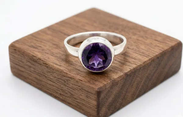 JEWEL_UP_BY_SARITA_Natural_Amethyst_Ring_for_Women_Round_Purple_Gemstone_Ring_in_Sterling_Silver_February_Birthstone_Jewelry_Handmade_Minimalist_Crystal_Ring