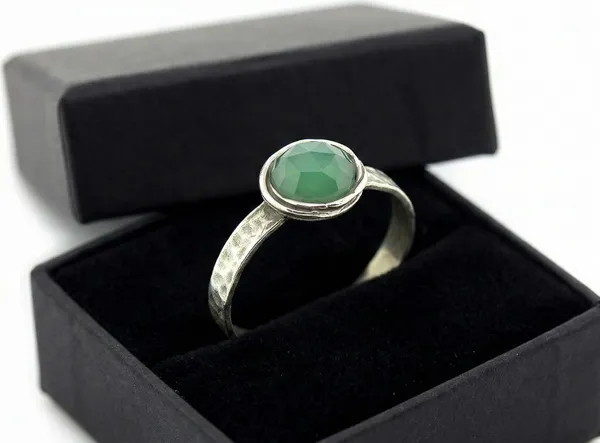 Natura_Jade_Gemstone_Green_Premium__Gemstone_Ring_For_Women