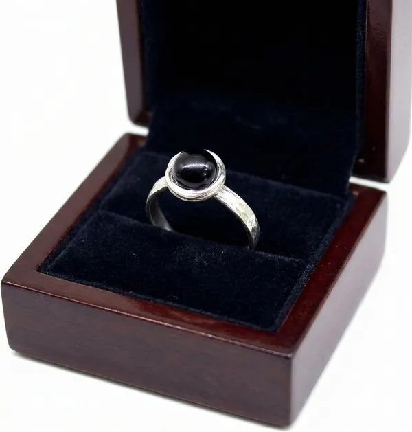Natural_Gemstone_Black_Onyx_Silver_Premium__Gemstone_Ring_For_Women