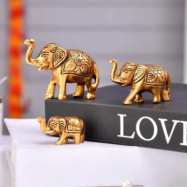 Chhariya_Crafts_Bhaiya_Bhabhi_Bhaiya_Bhabhi_Rakhi_Combo_Gift_Set_Assorted,_Gold,_Gold_Finish,_Jute,_Kundan,_Mauli_Thread,_Pearl,_Yarn_Rakhi,_Chawal_Roli_Pack,_Showpiece__Set_(1_Elephant_Set,_1_Chawal_Roli_Pack,_1_Designer_Lumba,_1_Designer_Rakhi)