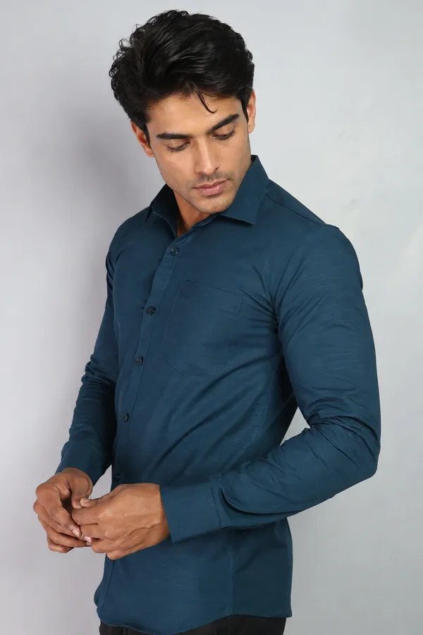 Dark_Peacock_Blue_Cotton_Blend_Slim_Fit_Casual_Shirt_Solid_Linen_Full_Sleeve_For_Men