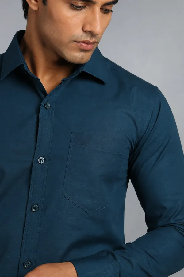 Dark_Peacock_Blue_Cotton_Blend_Slim_Fit_Casual_Shirt_Solid_Linen_Full_Sleeve_For_Men