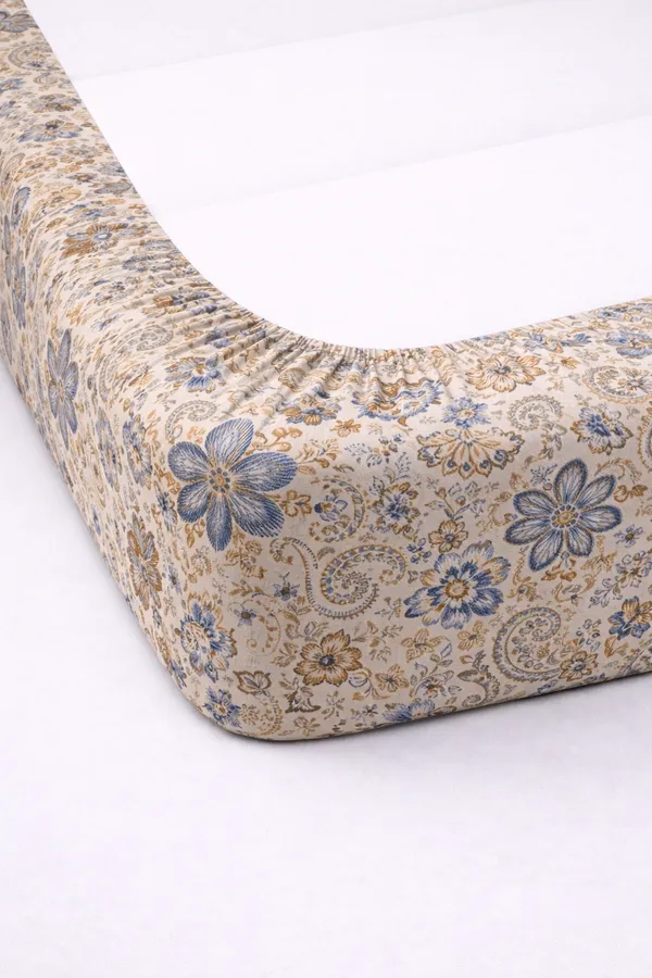 Multicolor_Cotton_Magnet_Double_Bedsheet_With_210_Thread_Count