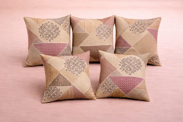 Multicolor_Cotton_Rotary_Diwan_Bedsheet_Set_With_180_Thread_Count