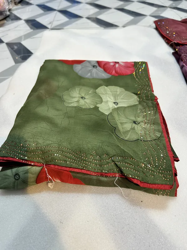 Green_Floral_Embellished_Chiffon_Saree_With_Red_Border