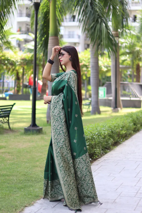 Green_Silk_Blend_Saree_For_Women