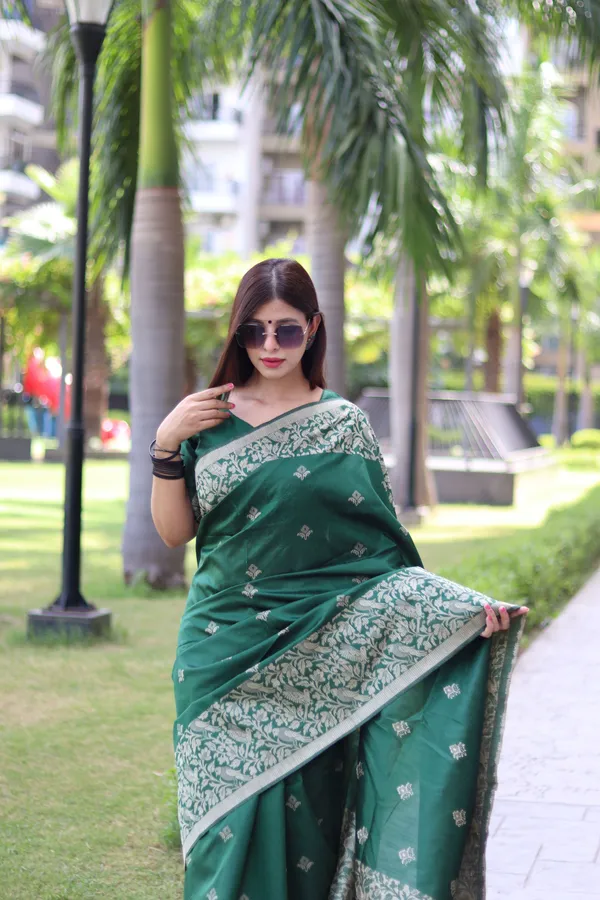 Green_Silk_Blend_Saree_For_Women
