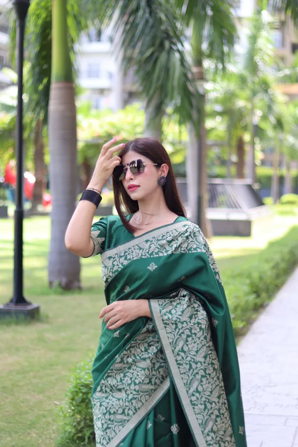 Green_Silk_Blend_Saree_For_Women