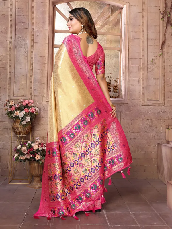 Gold_Toned_Tissue_Saree_For_Women