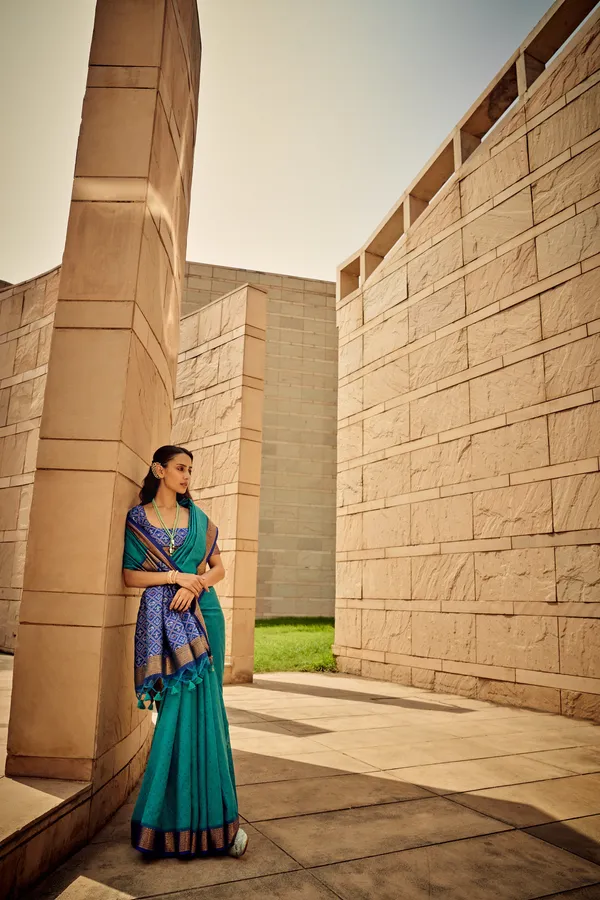 Teal_Silk_Blend_Saree_For_Women