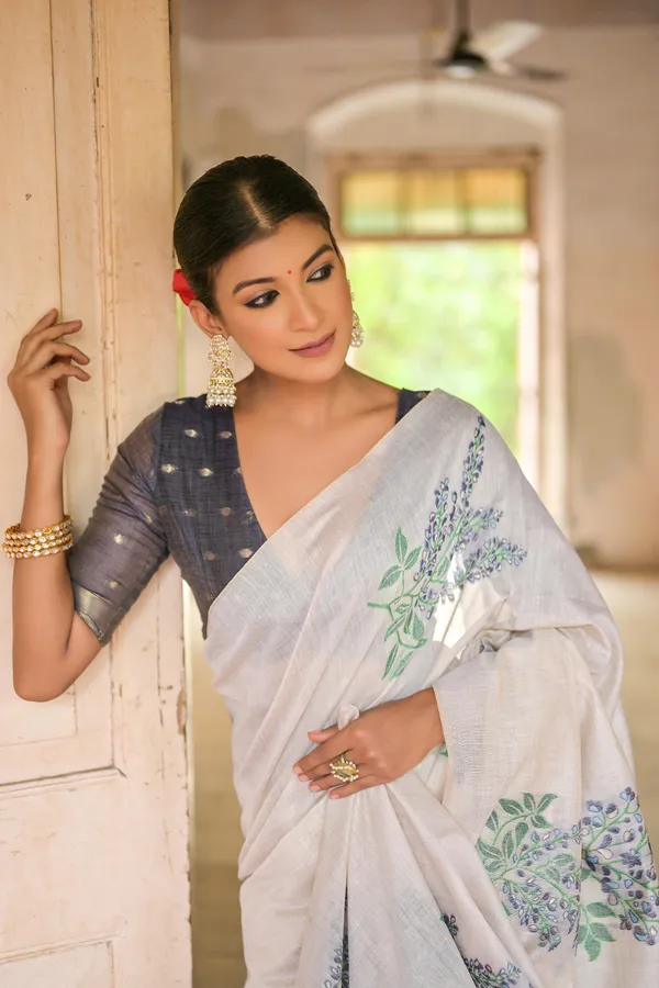 White_Pure_Cotton_Saree_For_Women