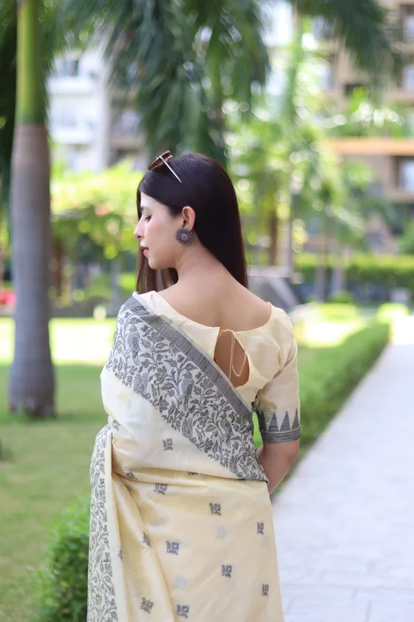Cream_Silk_Blend_Saree_For_Women