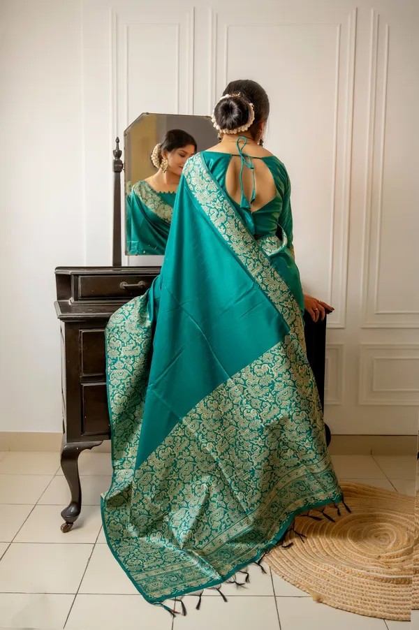 Teal_Silk_Blend_Saree_For_Women