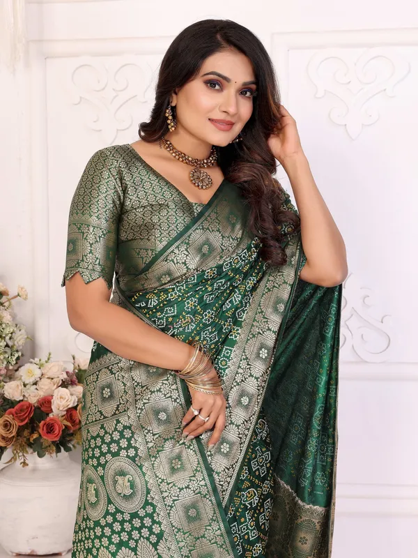 Green_Silk_Blend_Saree_For_Women
