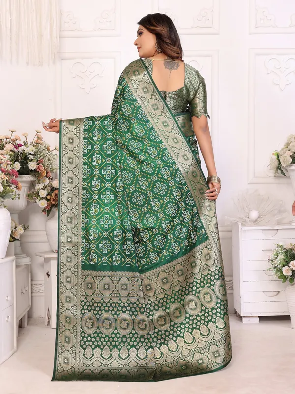 Green_Silk_Blend_Saree_For_Women