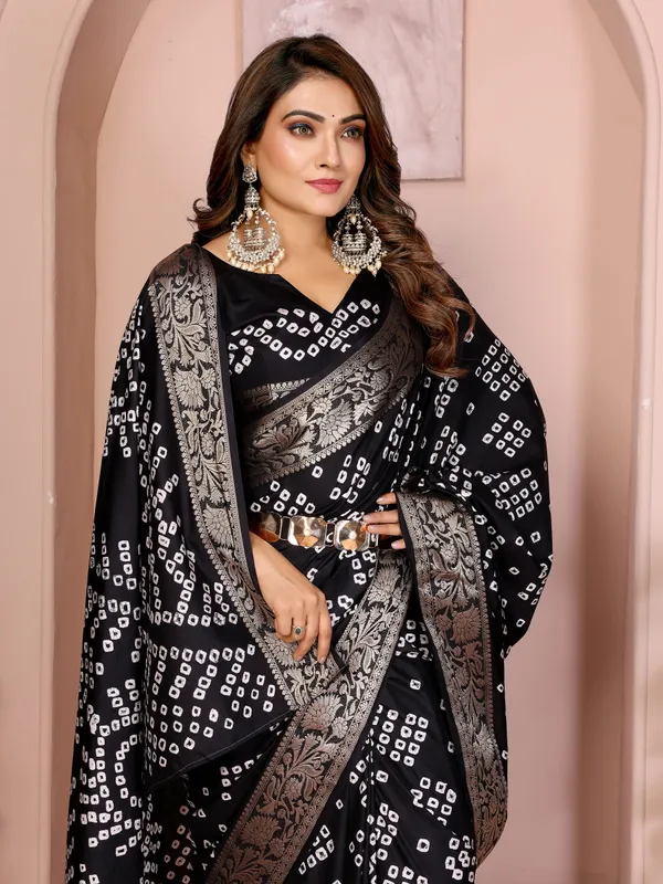 Black_Silk_Blend_Saree_For_Women