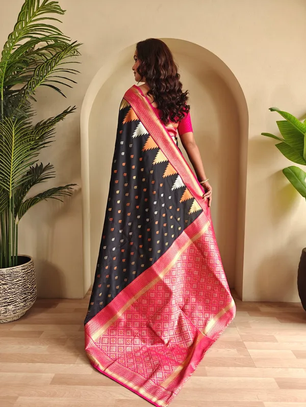 Black_Art_Silk_Saree_For_Women