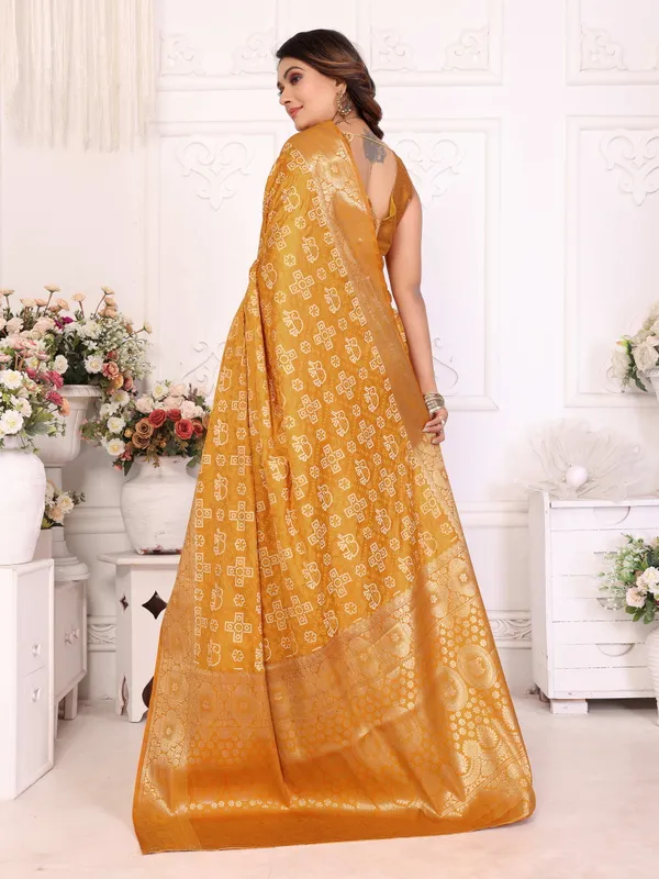 Mustard_Silk_Blend_Saree_For_Women