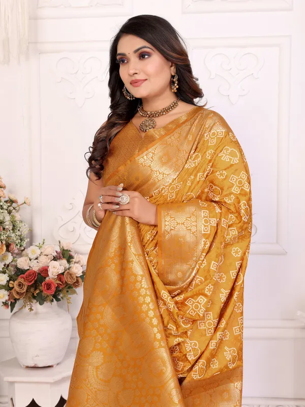 Mustard_Silk_Blend_Saree_For_Women