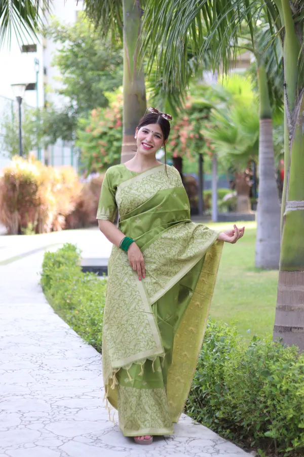 Green_Silk_Blend_Saree_For_Women