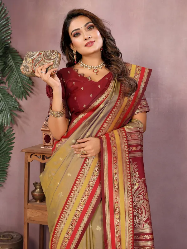 Gold_Toned_Art_Silk_Saree_For_Women